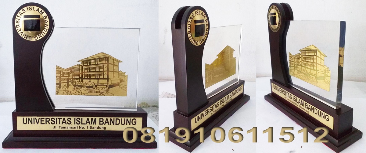Plakat kayu custom bandung