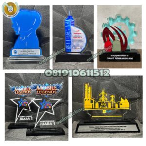 desain plakat akrilik